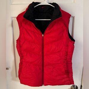 Nike Women's Reversible Down Vest Size Medium Red Black